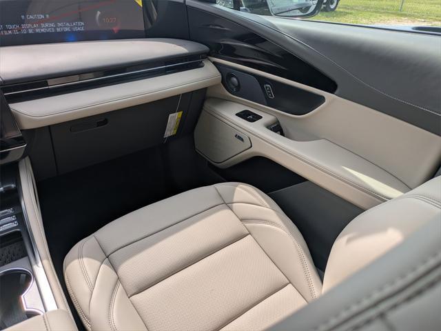 new 2025 Lincoln Nautilus car, priced at $56,305
