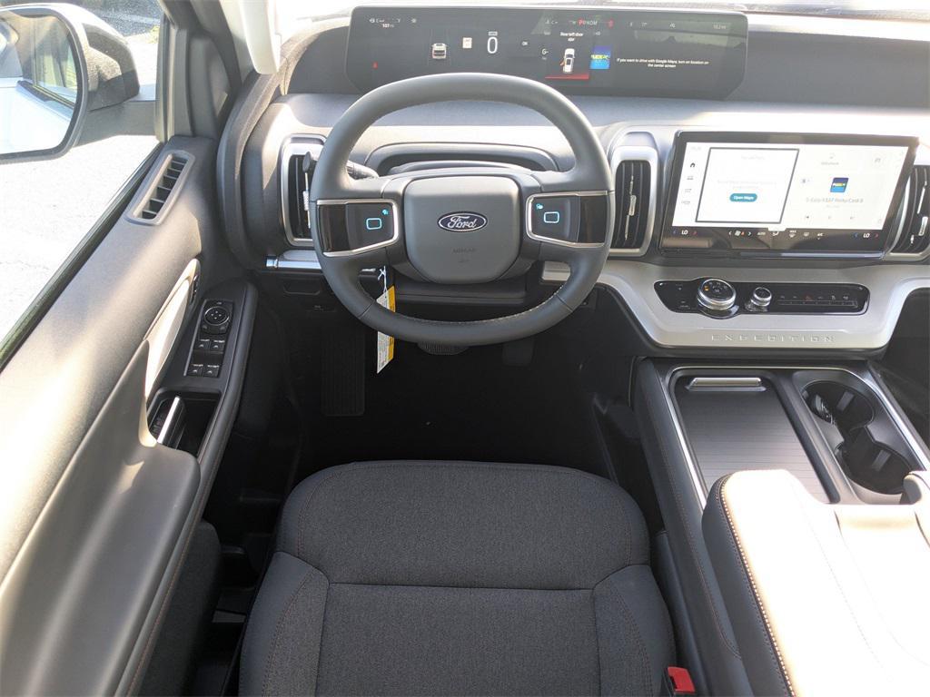 new 2025 Ford Expedition Max car, priced at $68,670