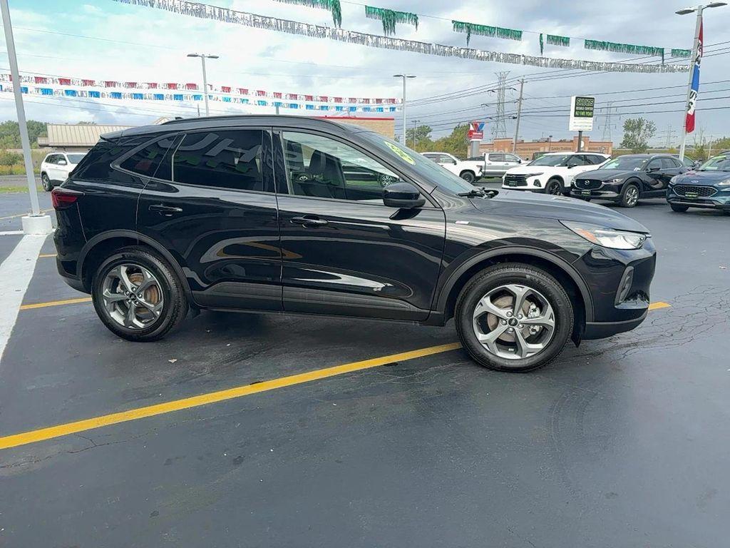 used 2025 Ford Escape car, priced at $28,999