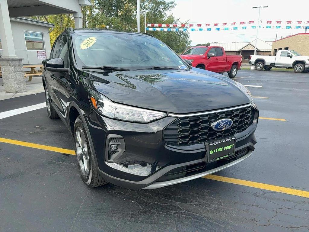 used 2025 Ford Escape car, priced at $28,999