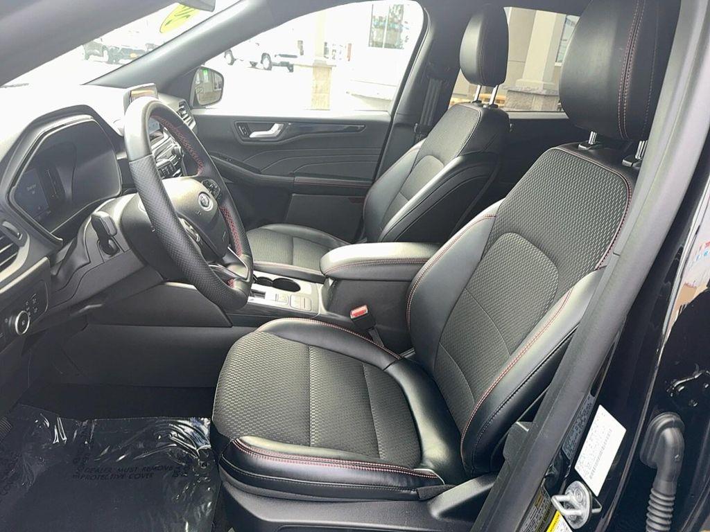 used 2025 Ford Escape car, priced at $28,999