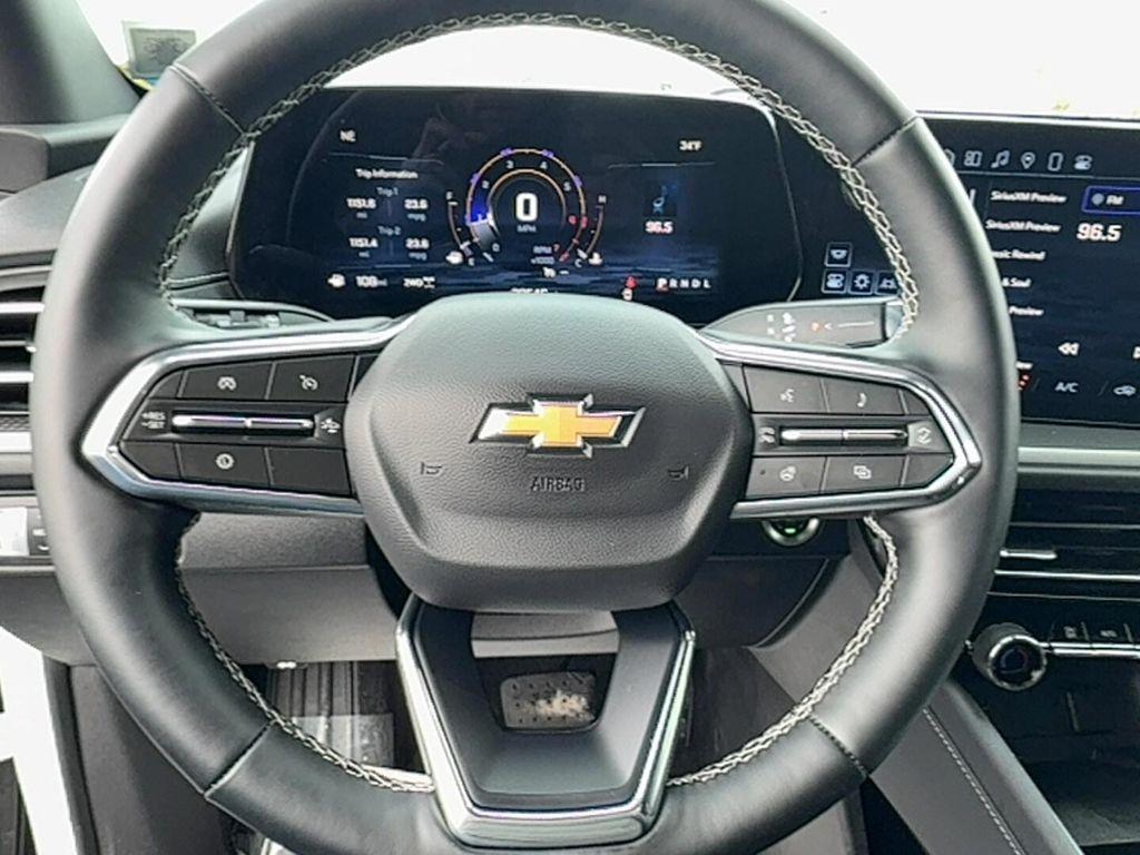 used 2025 Chevrolet Traverse car, priced at $39,999