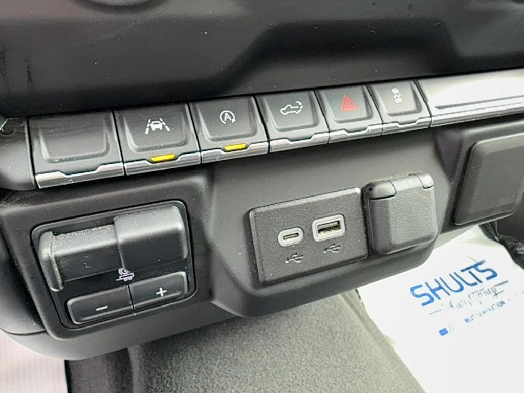 used 2024 GMC Sierra 1500 car, priced at $40,999