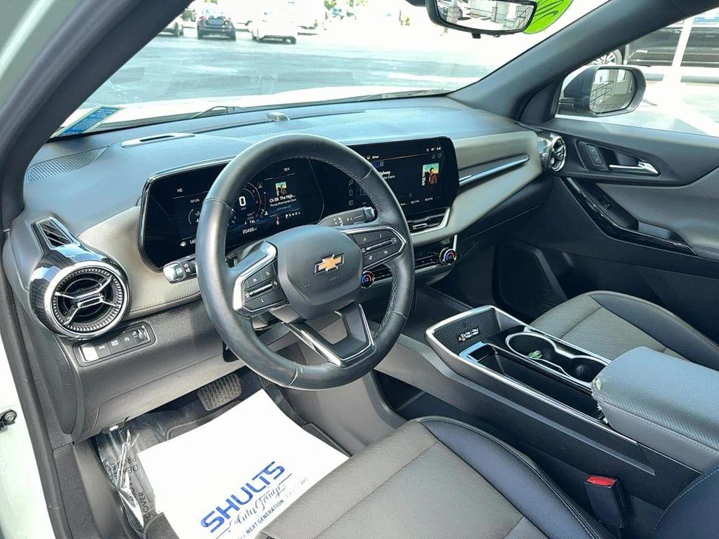 used 2025 Chevrolet Equinox car, priced at $28,999