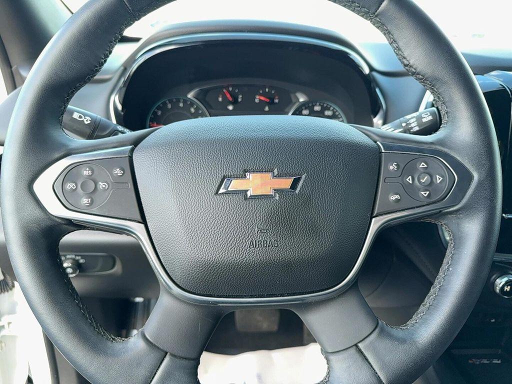 used 2023 Chevrolet Traverse car