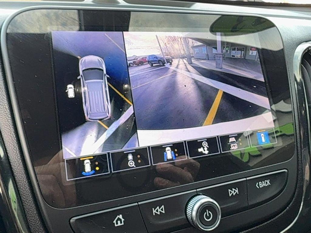 used 2023 Chevrolet Equinox car, priced at $27,999