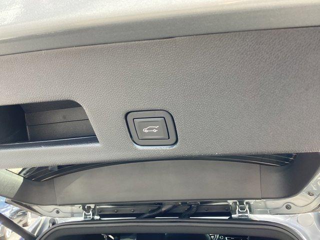used 2025 Chevrolet Traverse car, priced at $37,995