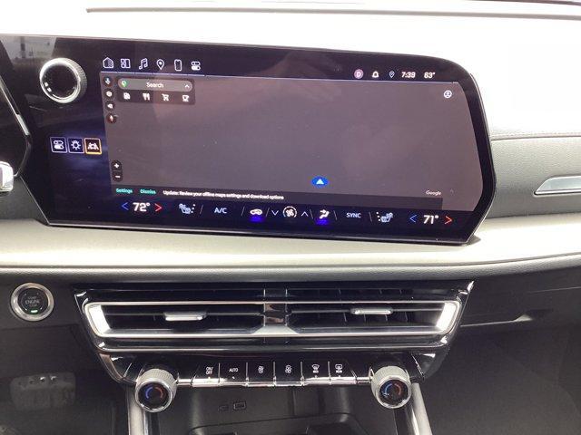 used 2025 Chevrolet Traverse car, priced at $38,500