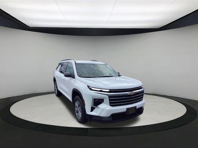 used 2025 Chevrolet Traverse car, priced at $38,500