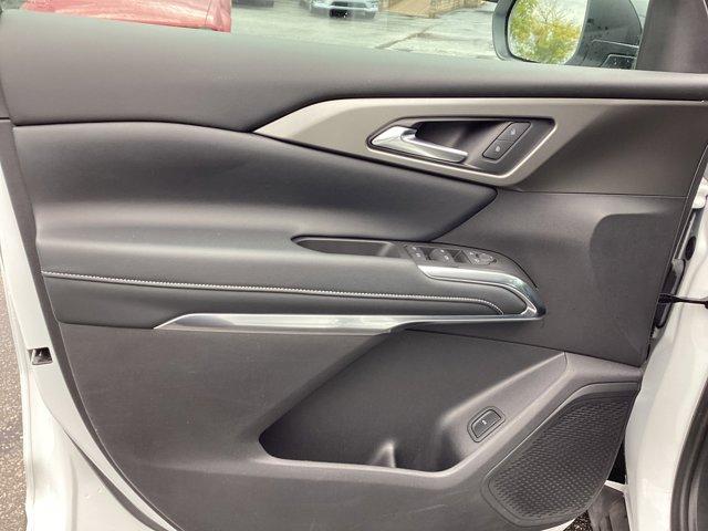 used 2025 Chevrolet Traverse car, priced at $38,500