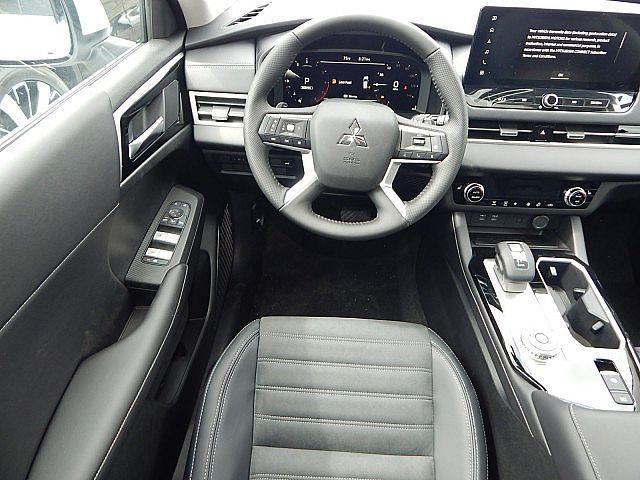 new 2025 Mitsubishi Outlander car, priced at $38,080