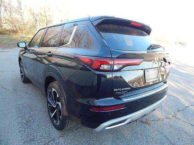 new 2024 Mitsubishi Outlander car, priced at $36,385