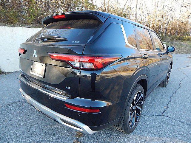 new 2024 Mitsubishi Outlander car, priced at $36,385