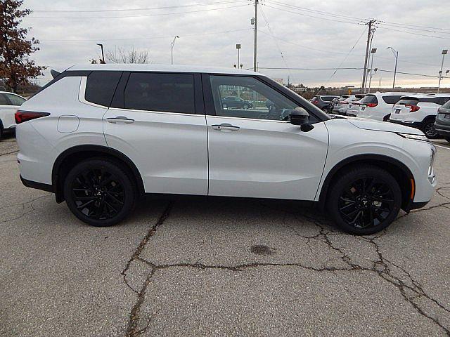 new 2024 Mitsubishi Outlander car, priced at $36,170