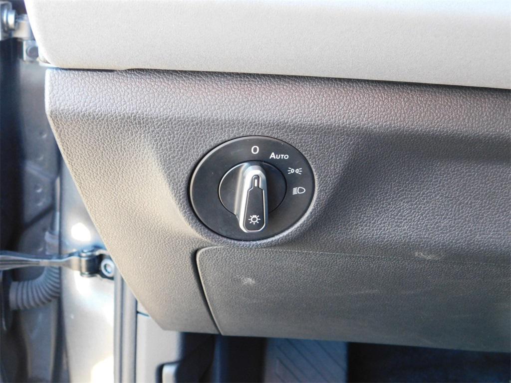 used 2025 Volkswagen Jetta car, priced at $23,611