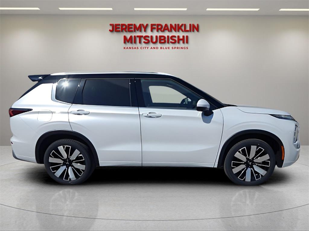 new 2025 Mitsubishi Outlander car, priced at $46,130
