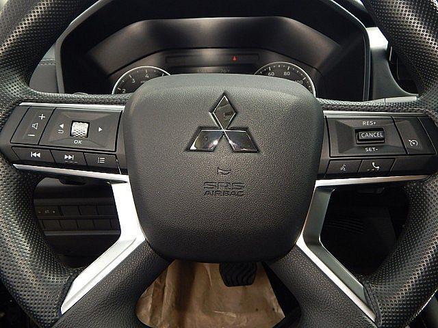 new 2025 Mitsubishi Outlander car