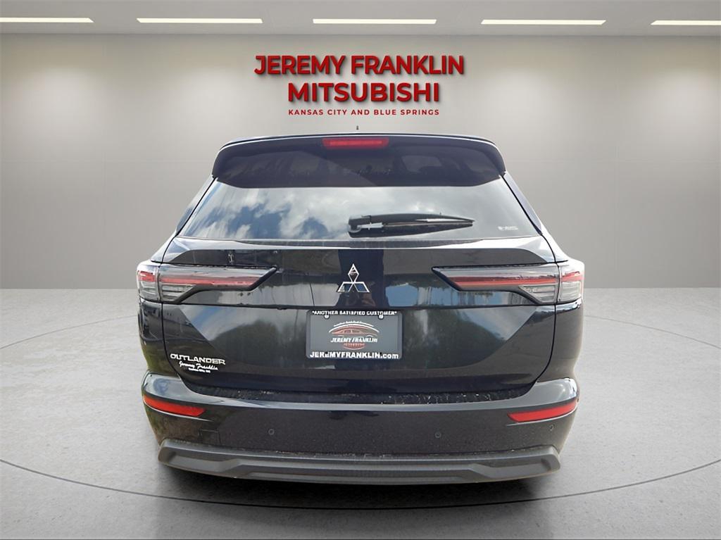 new 2025 Mitsubishi Outlander car, priced at $33,930