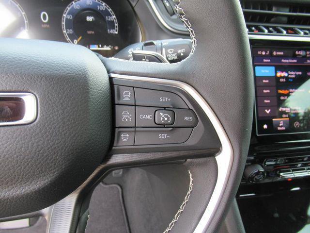 new 2025 Jeep Grand Cherokee car, priced at $33,268