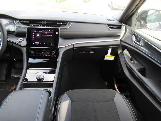 new 2025 Jeep Grand Cherokee L car, priced at $40,225