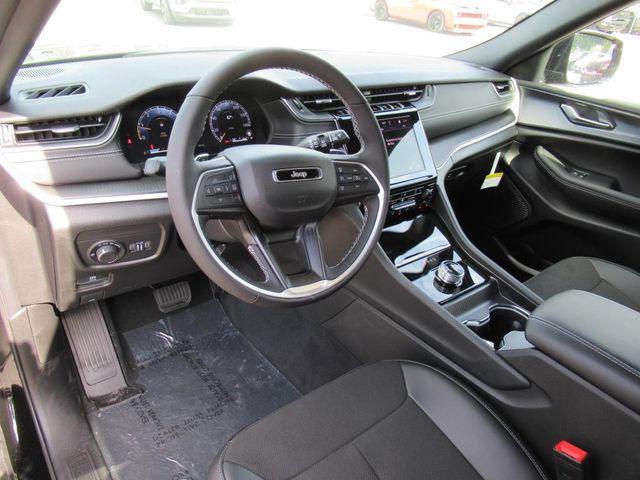 new 2025 Jeep Grand Cherokee L car, priced at $40,225