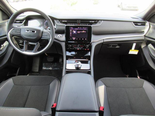 new 2025 Jeep Grand Cherokee L car, priced at $40,225