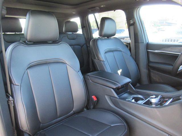new 2025 Jeep Grand Cherokee car, priced at $44,098