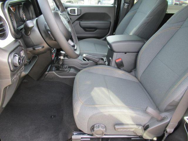 new 2025 Jeep Wrangler car, priced at $47,302