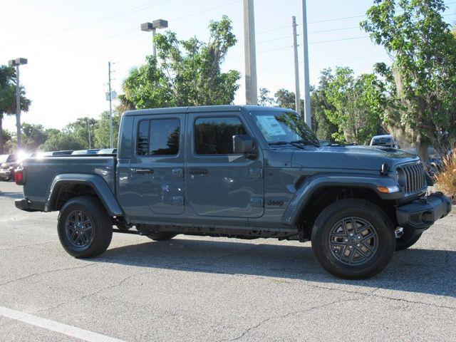 new 2025 Jeep Gladiator car, priced at $40,226