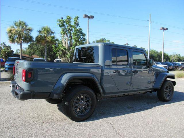 new 2025 Jeep Gladiator car, priced at $40,226
