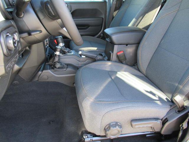 new 2025 Jeep Gladiator car, priced at $40,226