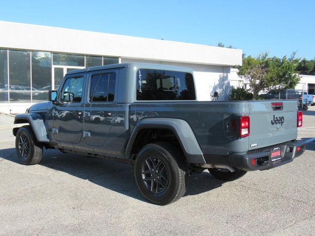new 2025 Jeep Gladiator car, priced at $40,226