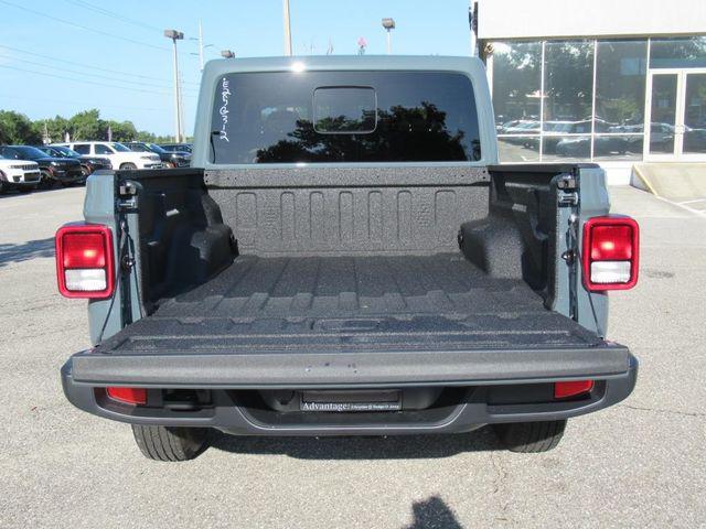 new 2025 Jeep Gladiator car, priced at $40,226