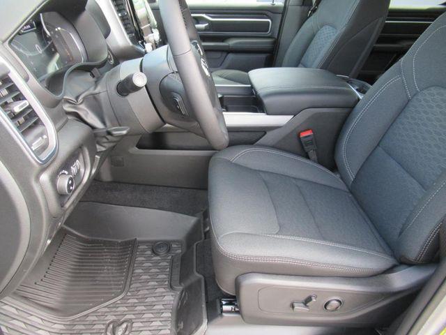new 2025 Ram 1500 car, priced at $46,913