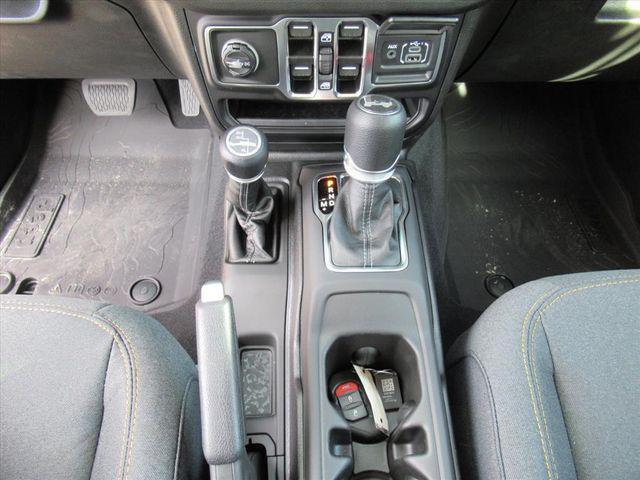 new 2025 Jeep Wrangler car, priced at $38,670