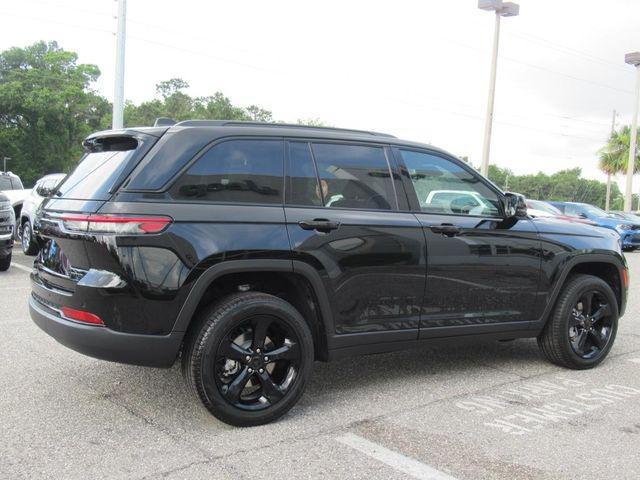 new 2025 Jeep Grand Cherokee car, priced at $48,041