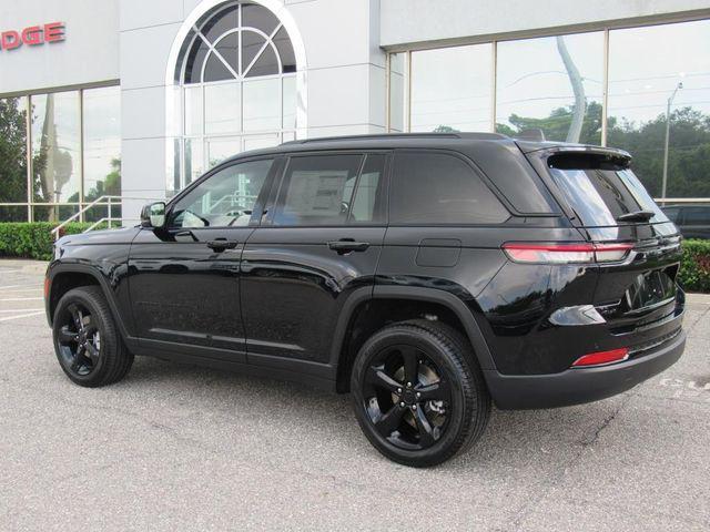new 2025 Jeep Grand Cherokee car, priced at $48,041
