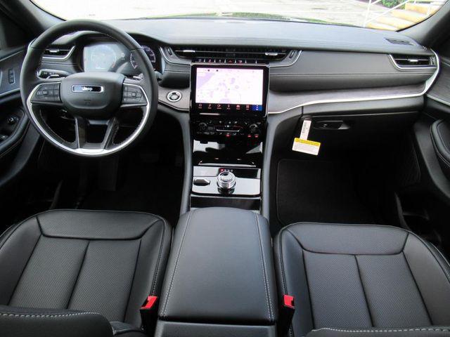 new 2025 Jeep Grand Cherokee car, priced at $48,041