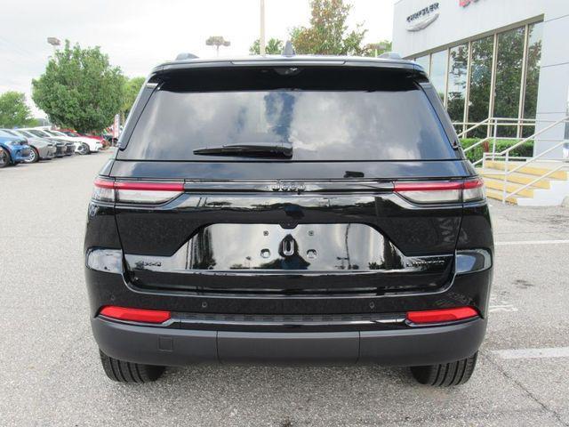 new 2025 Jeep Grand Cherokee car, priced at $48,041