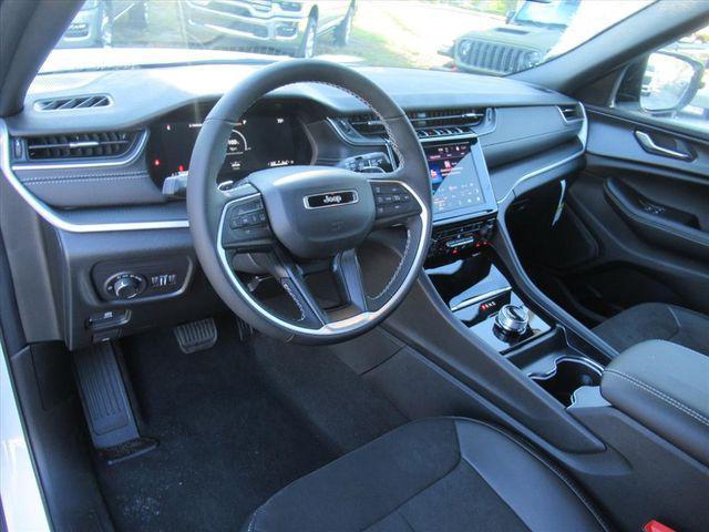 new 2025 Jeep Grand Cherokee L car, priced at $38,152