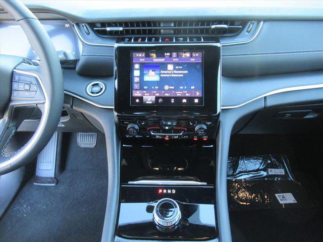 new 2025 Jeep Grand Cherokee L car, priced at $38,152