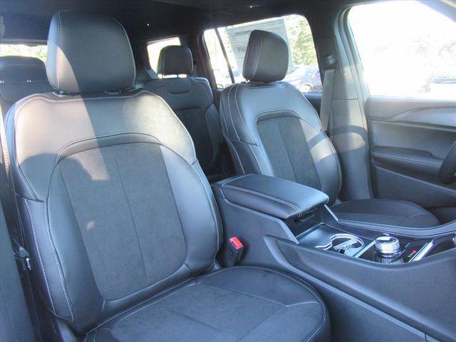 new 2025 Jeep Grand Cherokee L car, priced at $38,152