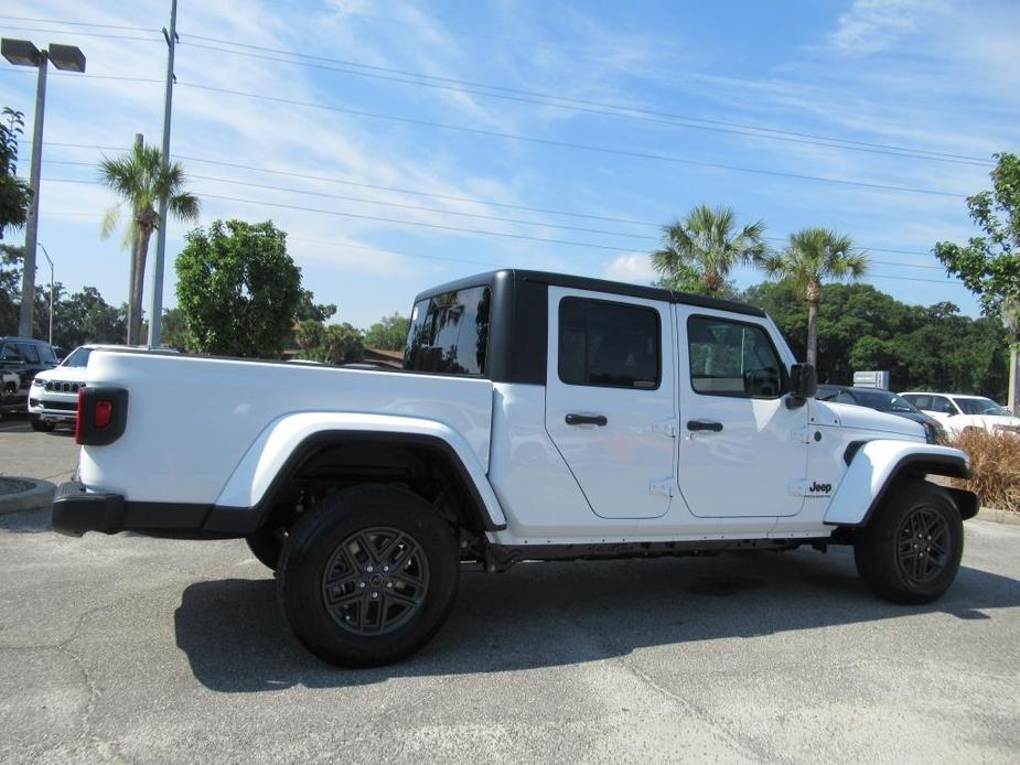 new 2024 Jeep Gladiator car, priced at $41,455