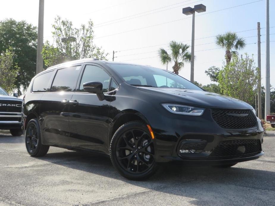 new 2024 Chrysler Pacifica car, priced at $59,150
