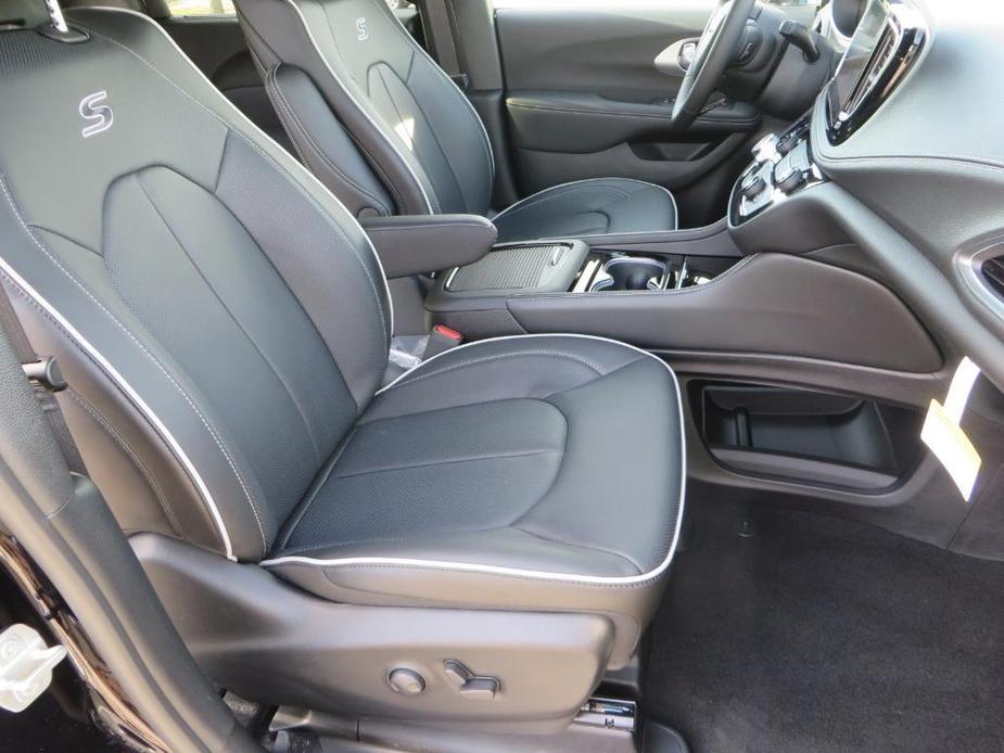 new 2024 Chrysler Pacifica car, priced at $56,900