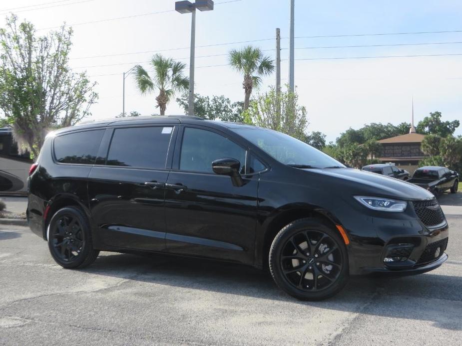 new 2024 Chrysler Pacifica car, priced at $56,900