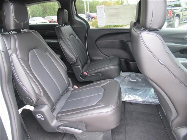 new 2025 Chrysler Pacifica car, priced at $42,134
