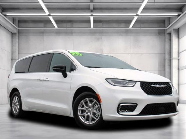 new 2025 Chrysler Pacifica car, priced at $42,134