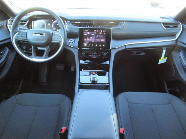 new 2025 Jeep Grand Cherokee L car, priced at $33,680