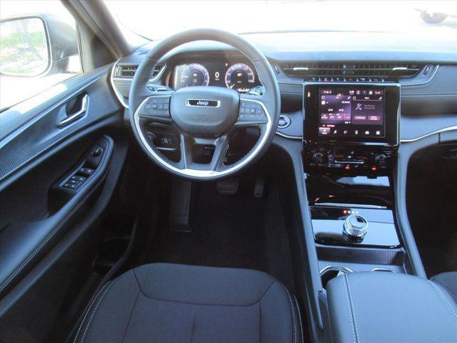 new 2025 Jeep Grand Cherokee L car, priced at $33,680